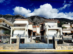 Отель Maisonettes Elena  Каламата